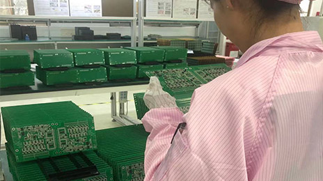 QC人工檢驗 QC人工檢驗-SMT貼片青青草手机视频-蘇州昆山PCB抄板電路板焊接|線路板焊接|SMT貼片焊接